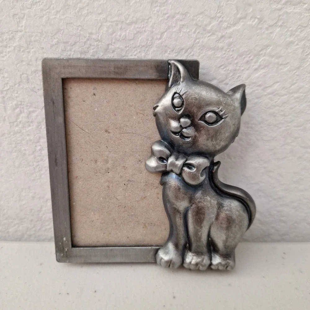 Vintage Pewter Picture Frame Cat Pretty Kitty 3.5